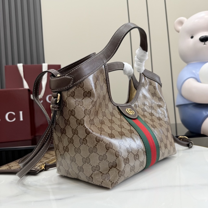 Сумка Gucci с монограммой и ремешком