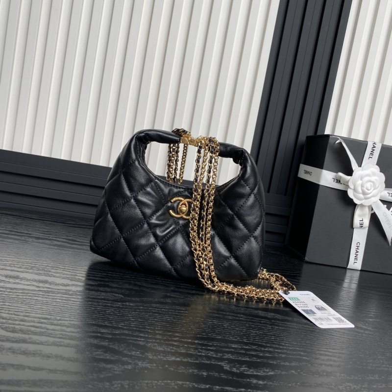 Черная сумка через плечо с цепочкой и тиснением Chanel