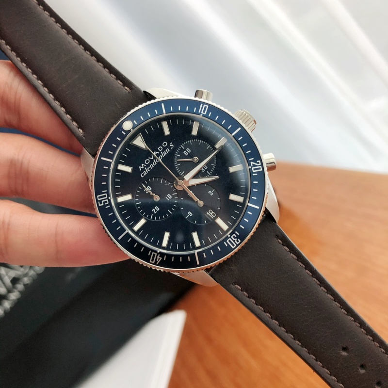 Часы Movado
