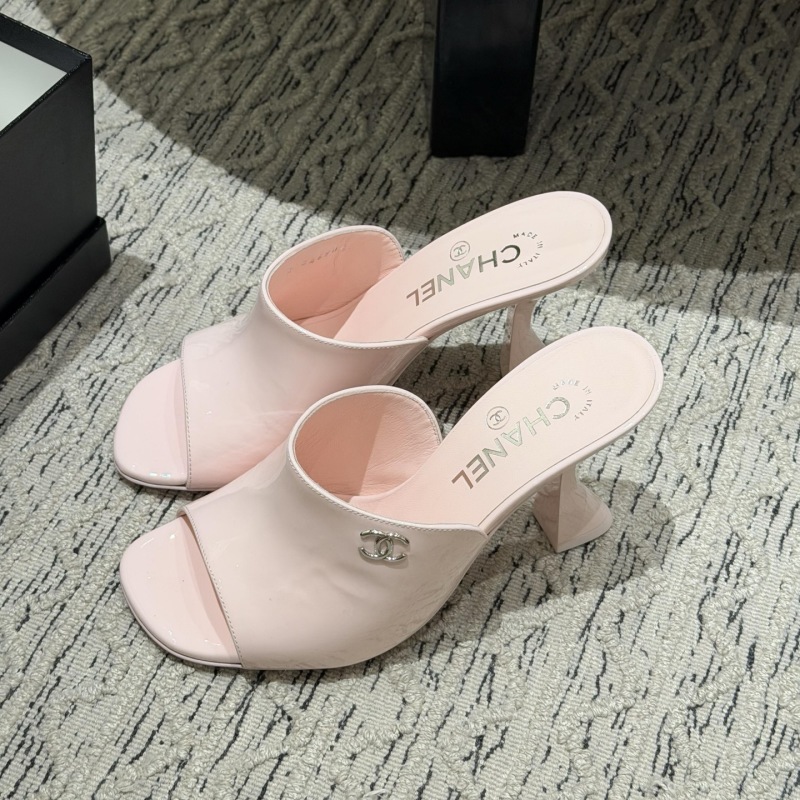 Розовые мюли Chanel