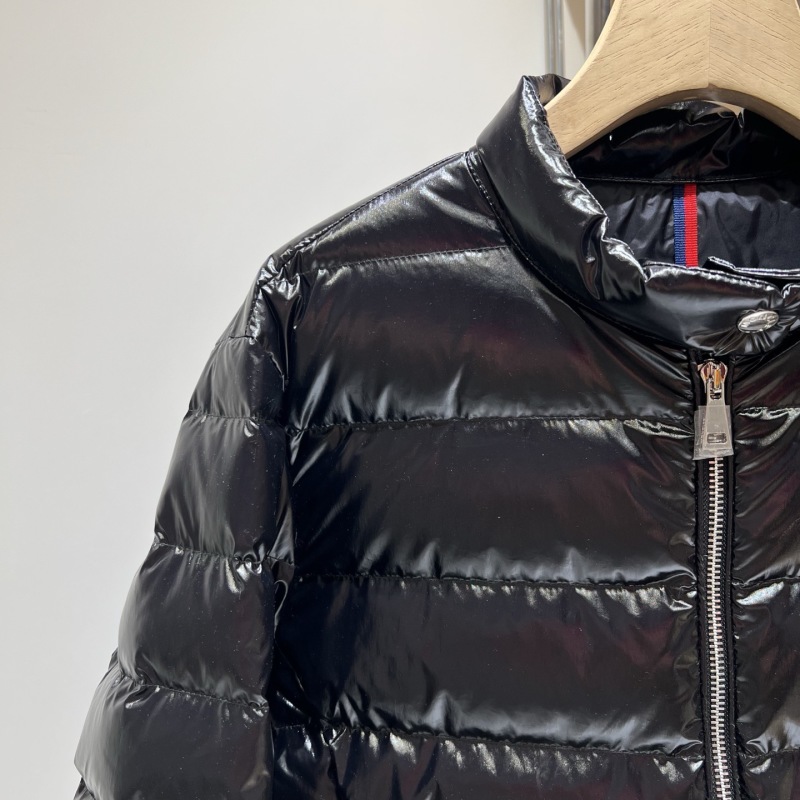 Пуховик Moncler