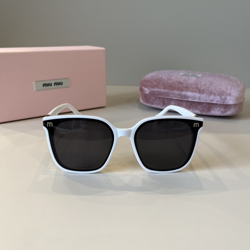 Солнцезащитные очки MiU MiU
