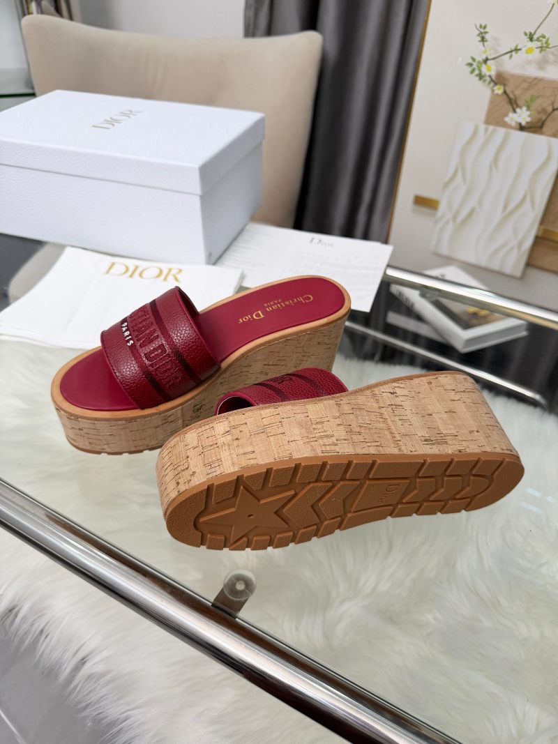 Женские кожаные босоножки на высокой пробковой подошве Dior