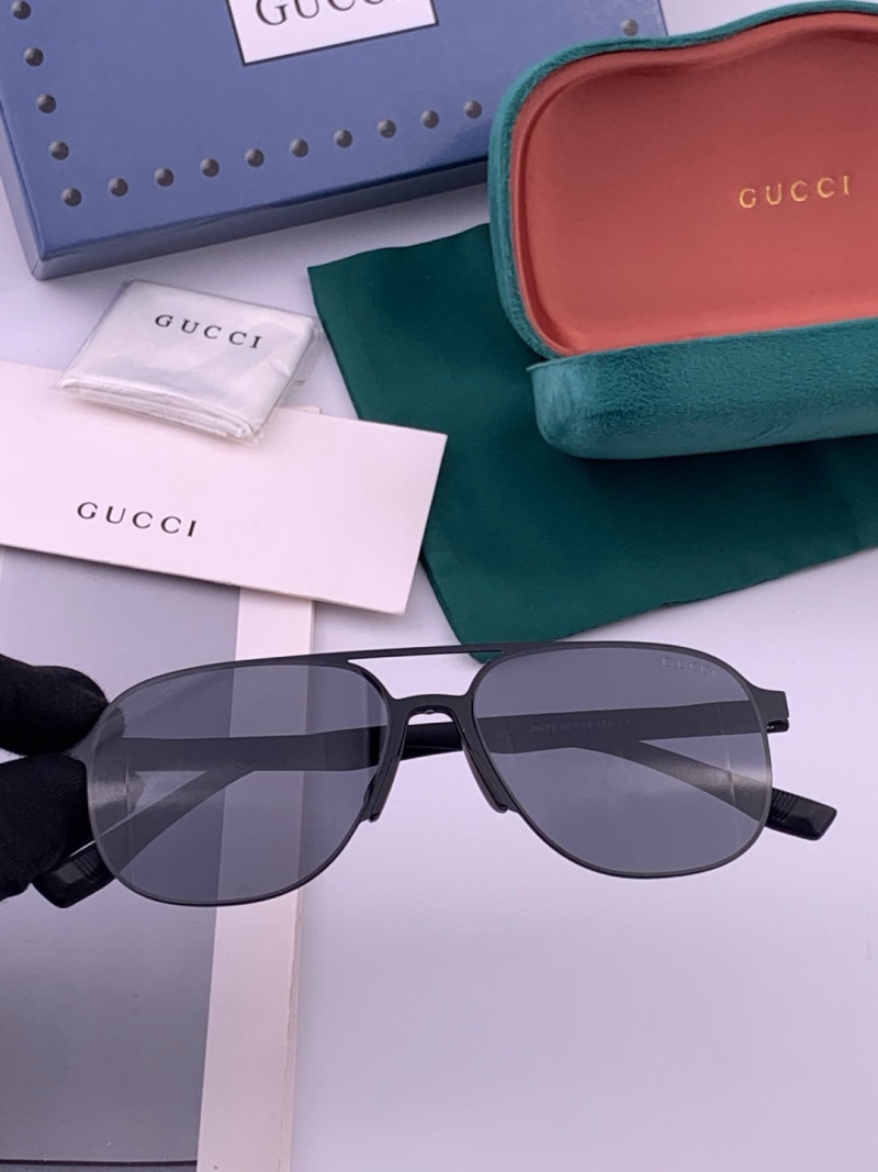 Солнцезащитные очки пилот с поляризационными линзами Gucci