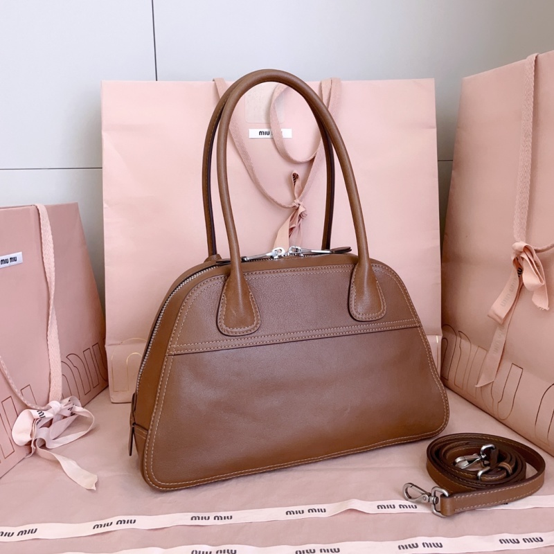 Кожаная сумка Miu Miu с логотипом