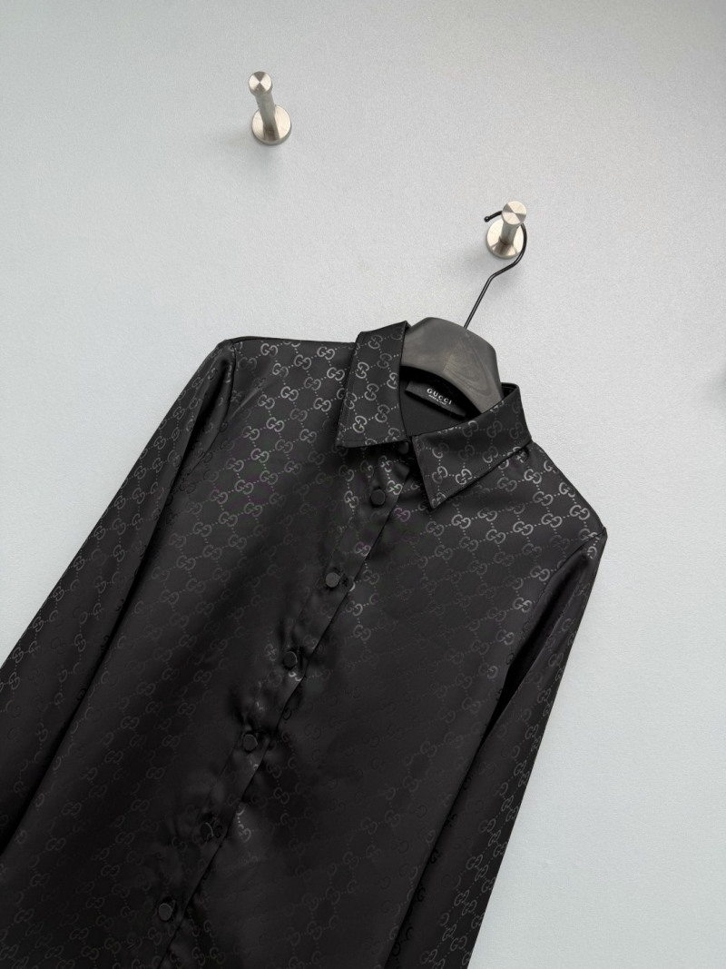 Чёрная рубашка Gucci с GG-моделью