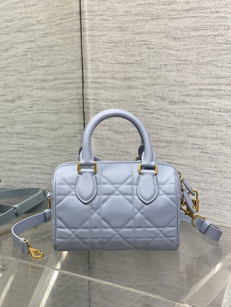 Сумка Dior с ручками и ремнем голубой