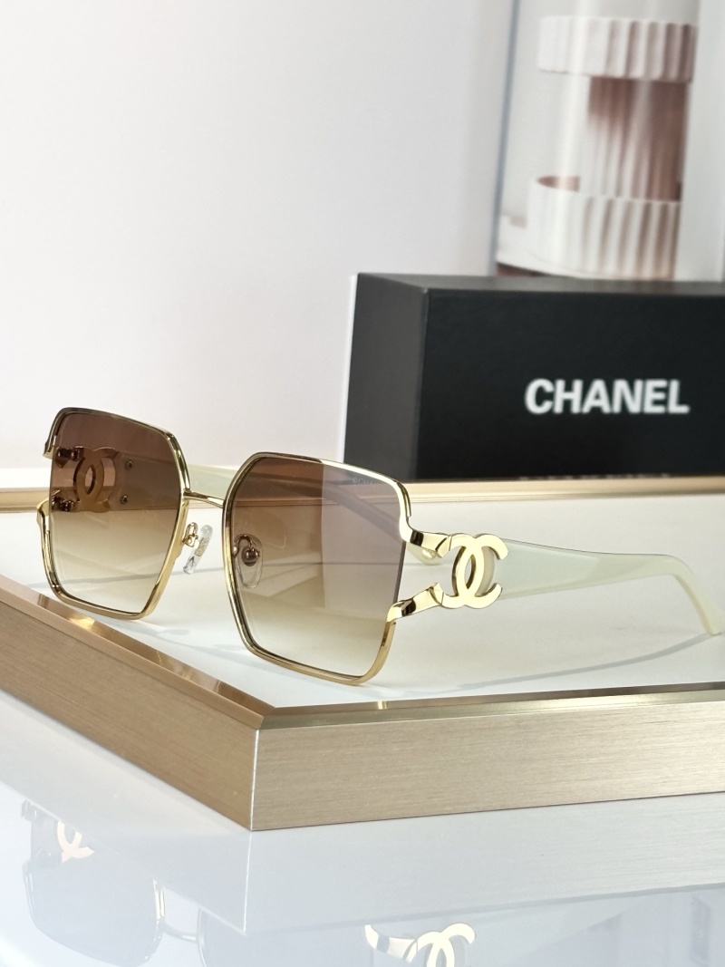 Солнцезащитные очки Chanel квадратная оправа с градиентными линзами