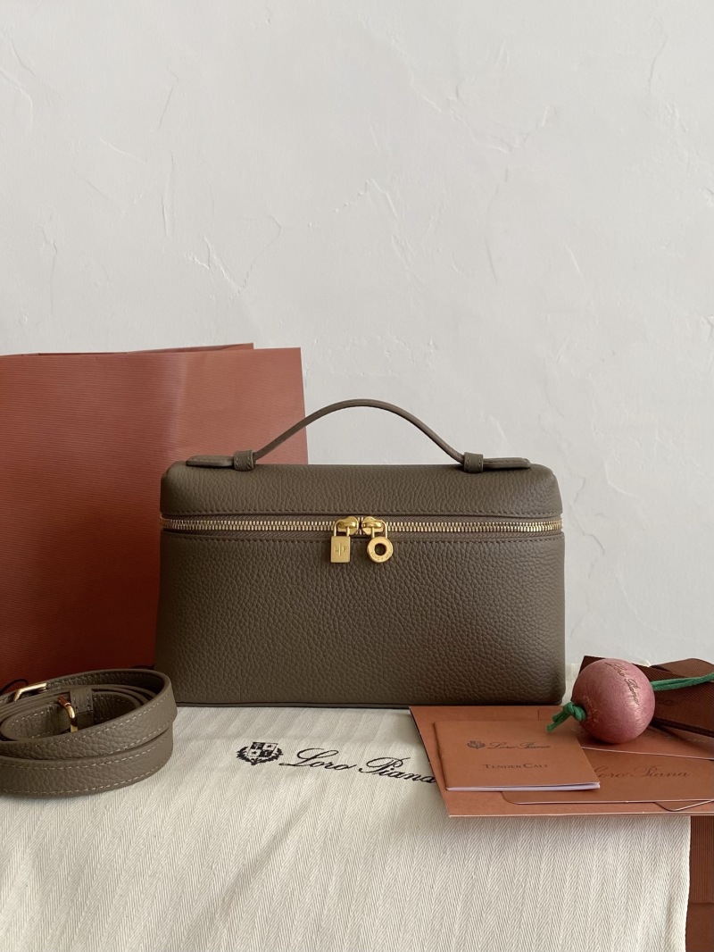 Сумка Loro Piana серая с золотистыми замками