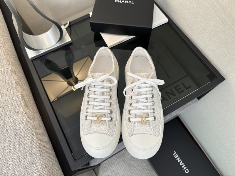Кроссовки Chanel женские белые