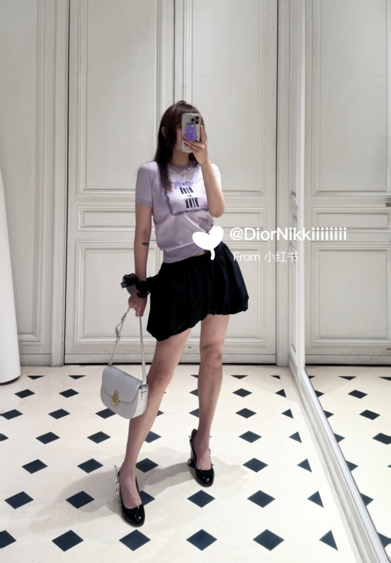 Фиолетовая женская футболка из шелка с вышивкой Dior