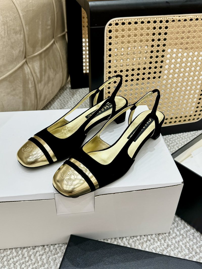 Туфли женские черные с золотым декором Chanel