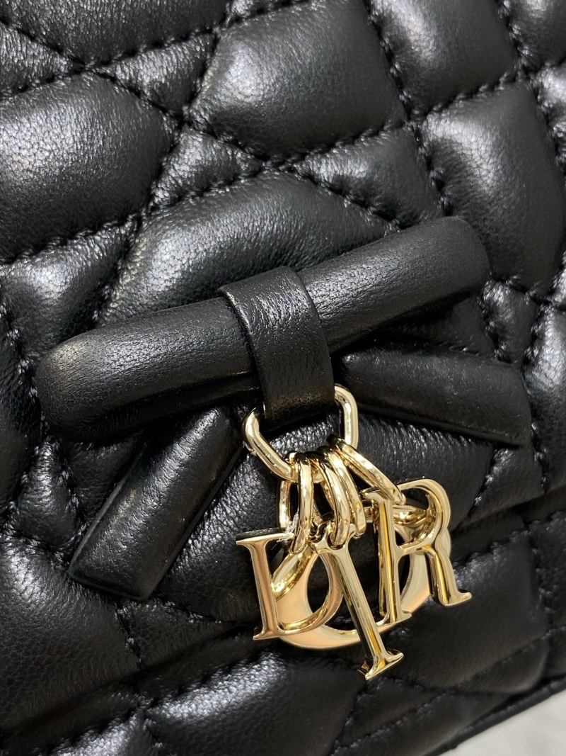 Черная сумка Dior с цепочкой и ручкой