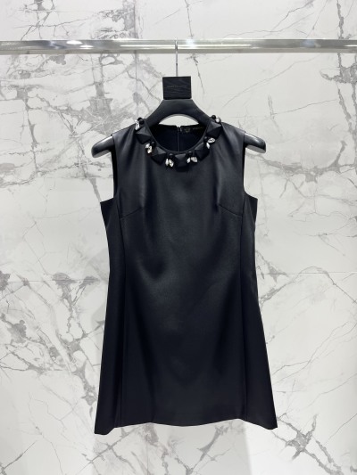 Чёрное платье Versace с кружевной отделкой