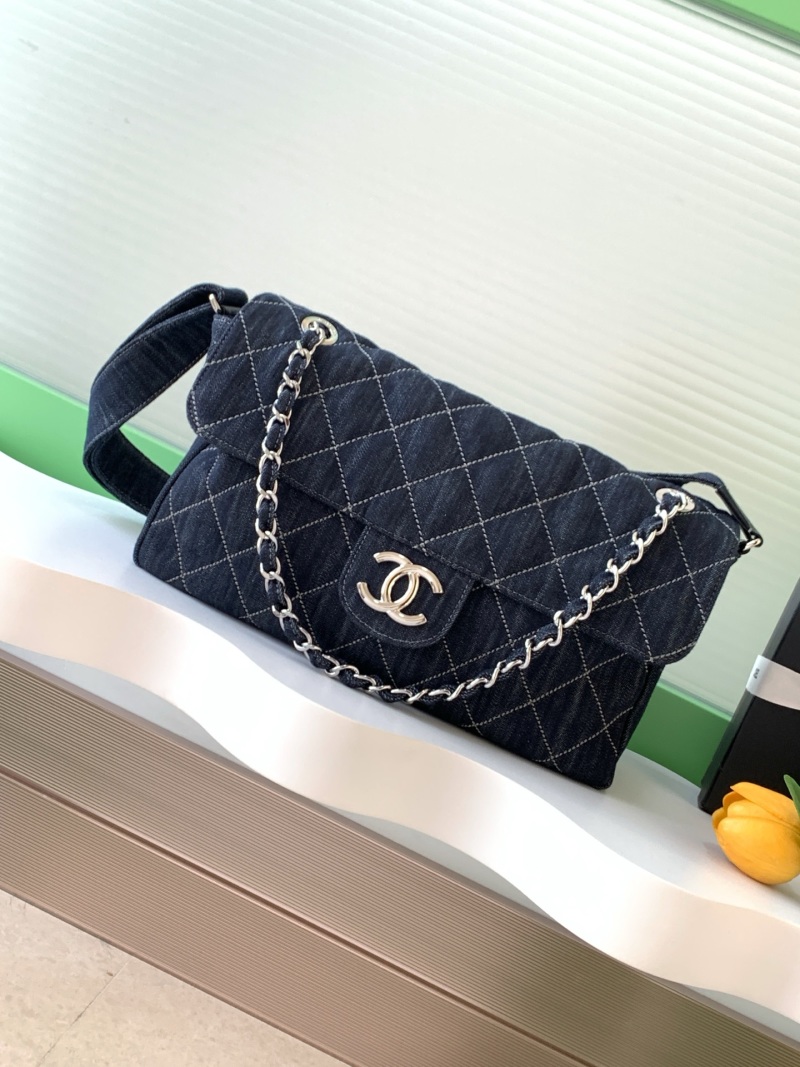Джинсовая сумка через плечо с цепочкой Chanel