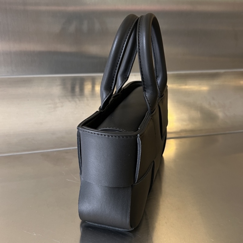 Mini tote bag with woven leather design Bottega Veneta