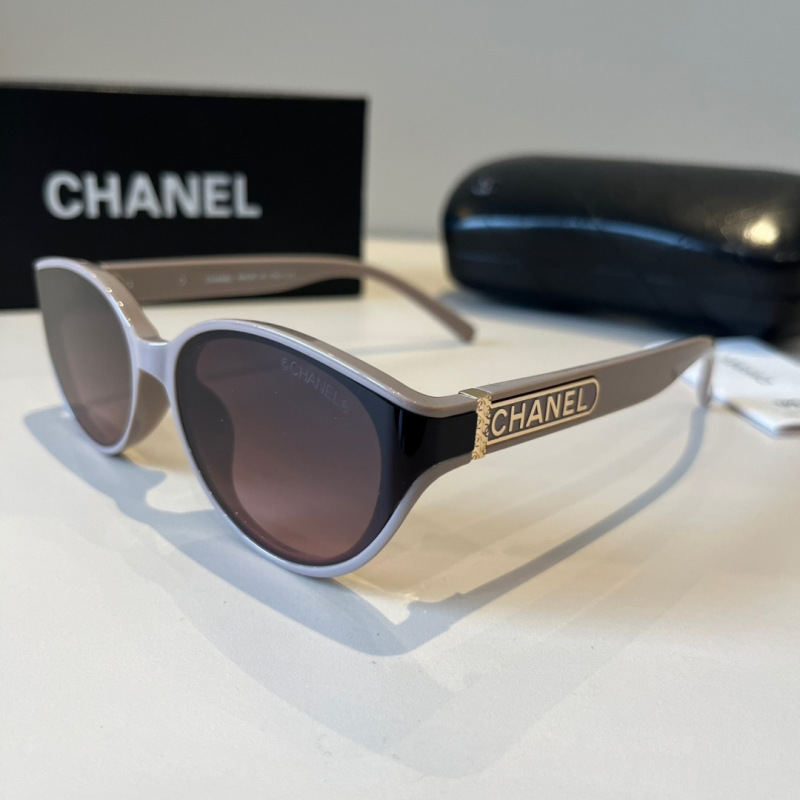 Солнцезащитные очки Chanel