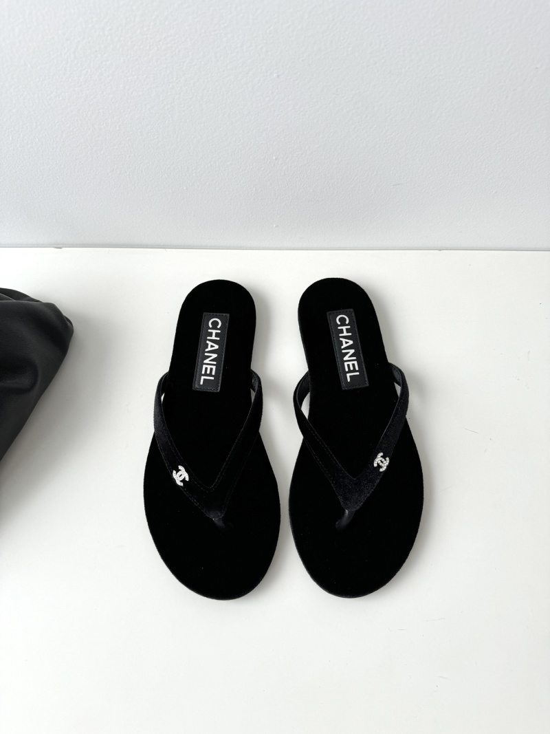 Бархатные шлёпанцы CHANEL чёрные