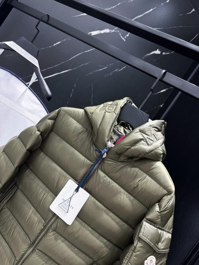 Пуховик Moncler