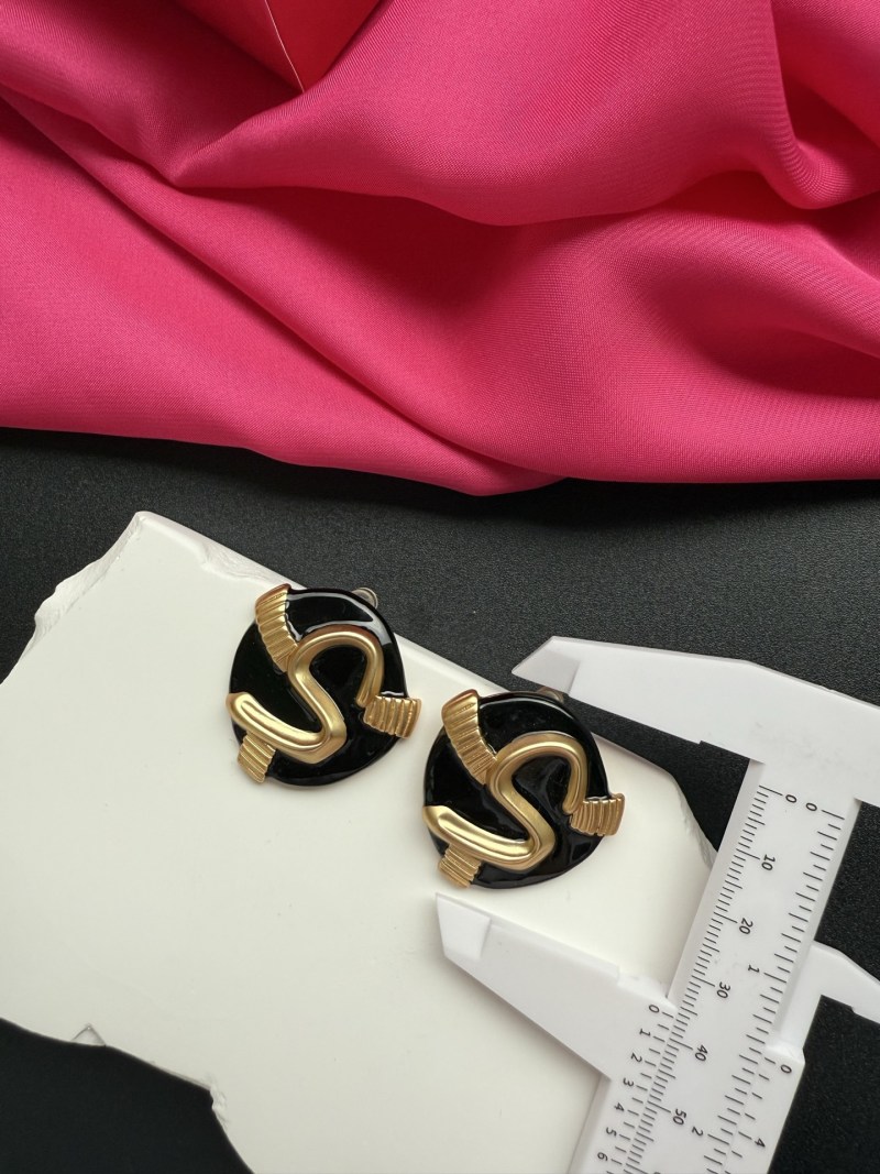 Серьги с логотипом Schiaparelli