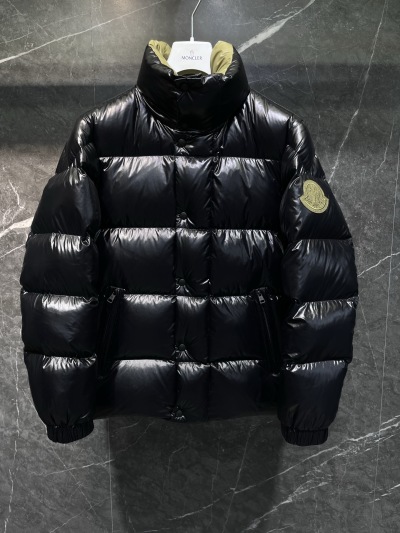 Пуховик Moncler