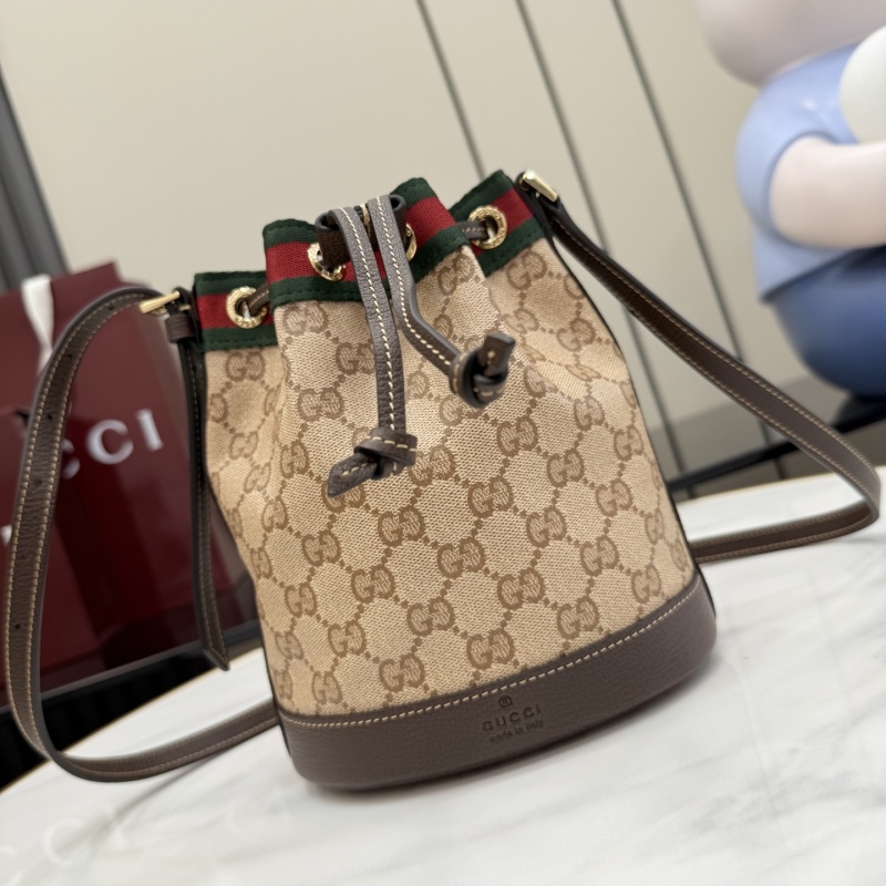 Сумка Gucci Bucket Bag GG Canvas