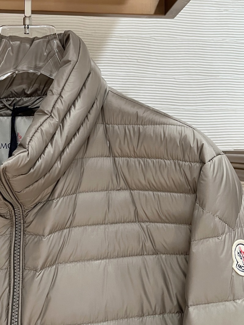 Пуховик Moncler