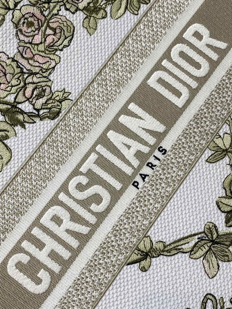 Сумка Christian Dior Lady Dior с цветочным принтом