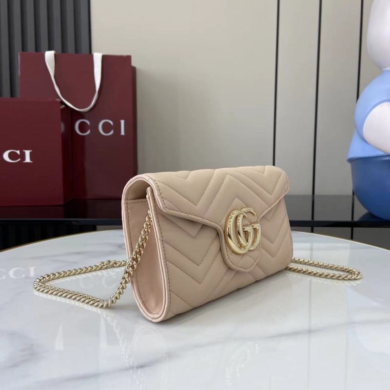Сумка-клатч Gucci с цепочкой