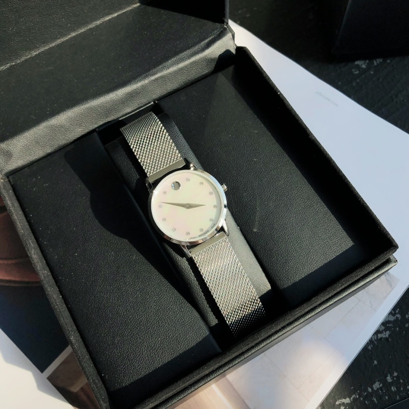 Часы Movado