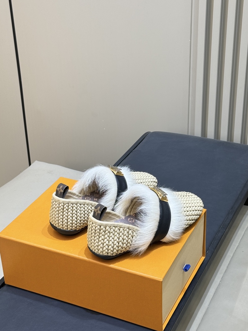 Плетеные женские лоферы с мехом и заклепкой Louis Vuitton