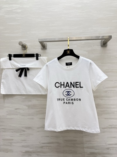 Женская футболка белая с логотипом Chanel