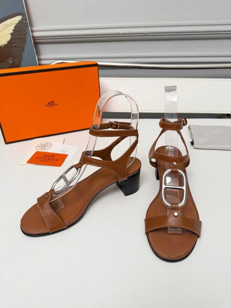 Женские сандалии с прозрачным каблуком и металлической пряжкой Hermès