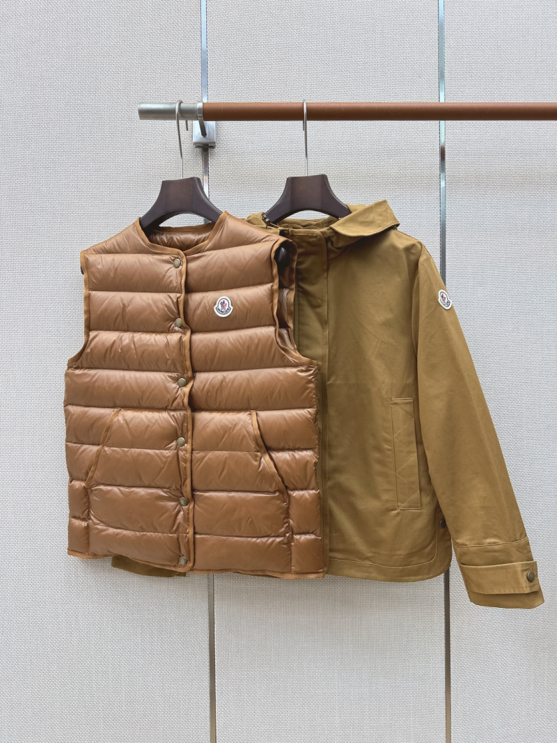 Костюм Moncler