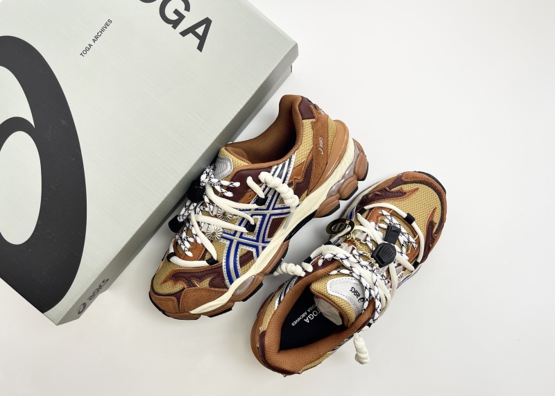 Asics TOGA Archives Gel-Cumulus 16 TG женские кроссовки