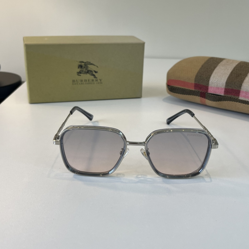 Солнечные очки Burberry крупные