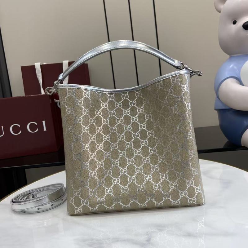 Сумка Gucci с монограммой
