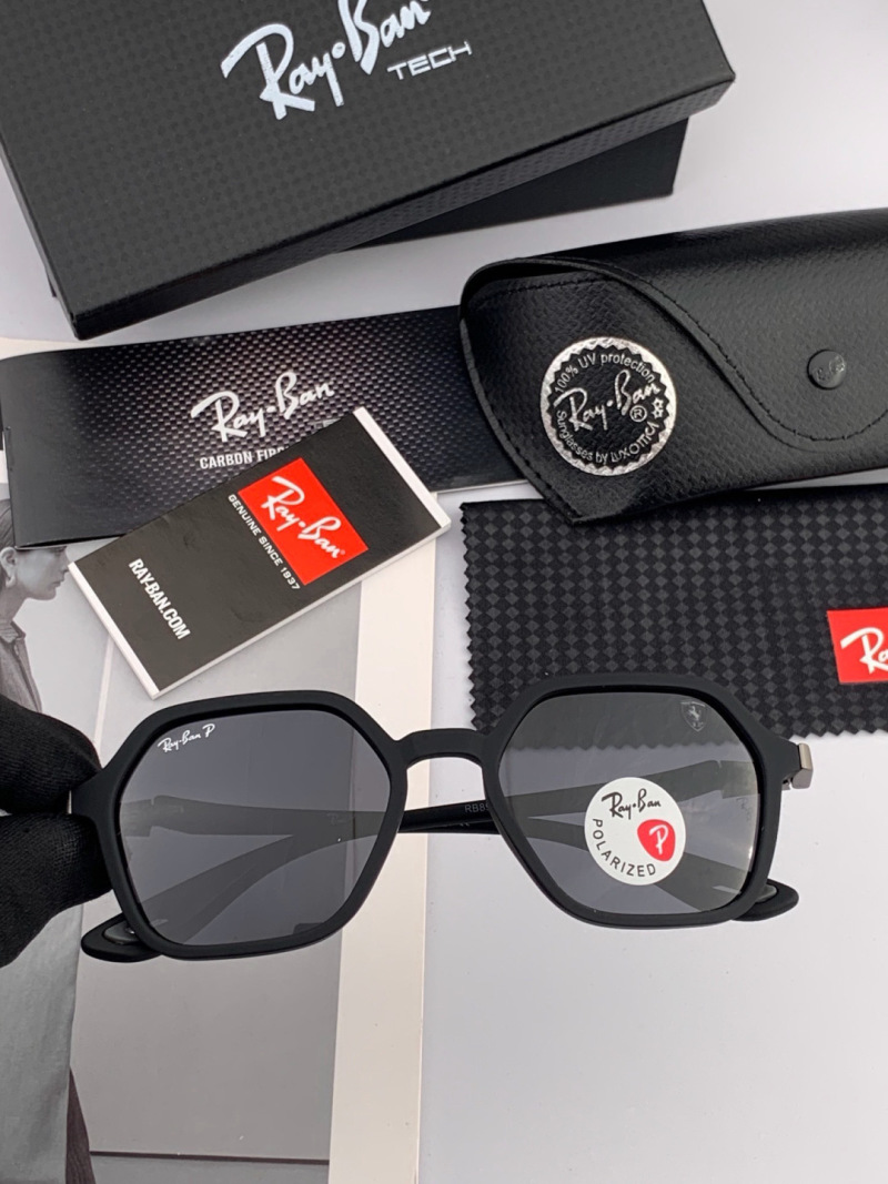 Солнечные очки Ray-Ban классические RB3894
