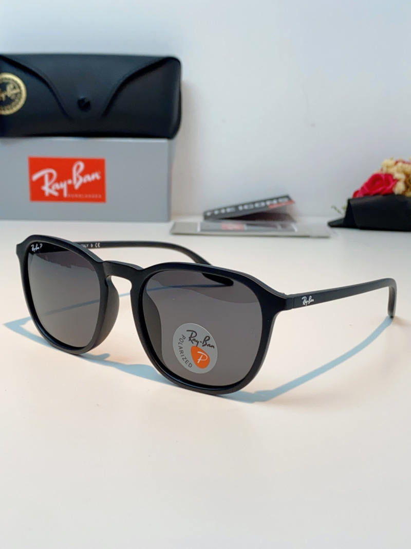 Солнцезащитные очки Ray-Ban RB2203