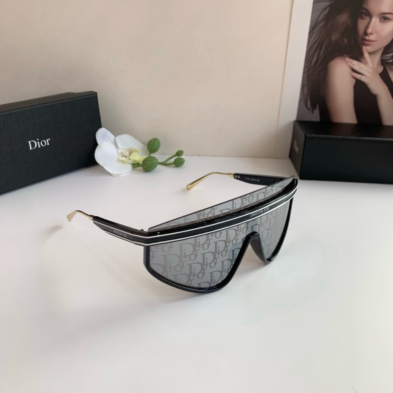 Солнечные очки Christian Dior