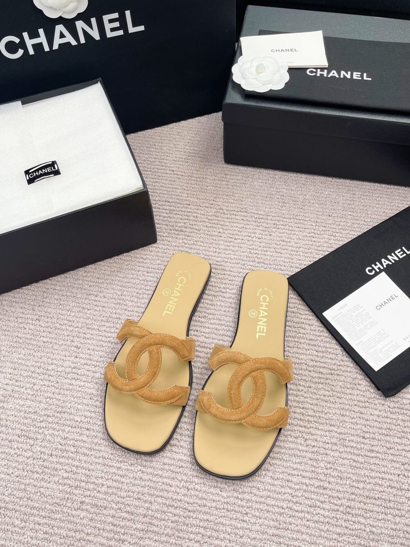 Женские босоножки-шлепанцы с логотипом бежевого цвета Chanel