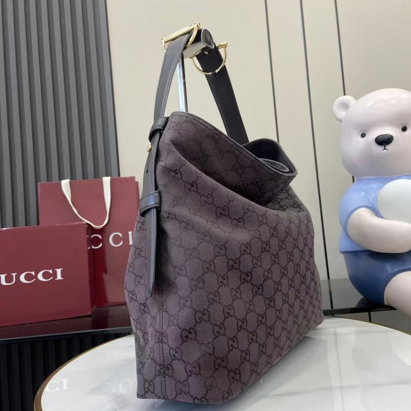 Сумка Gucci с монограммой