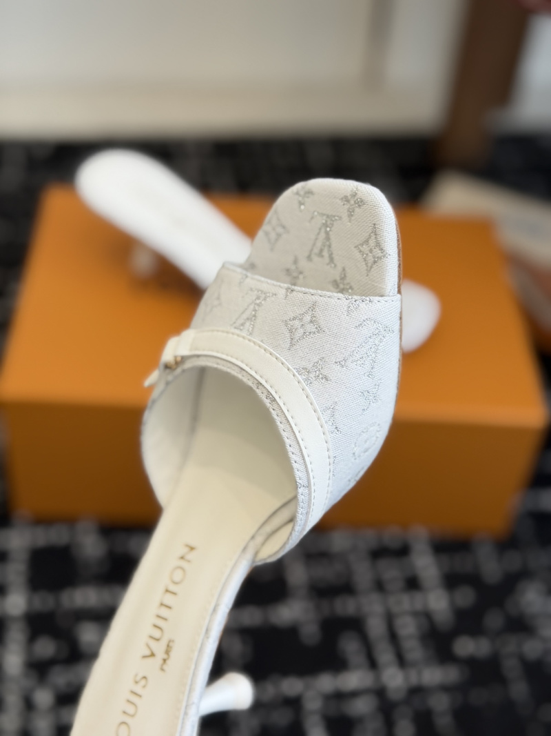 Классические женские босоножки Louis Vuitton