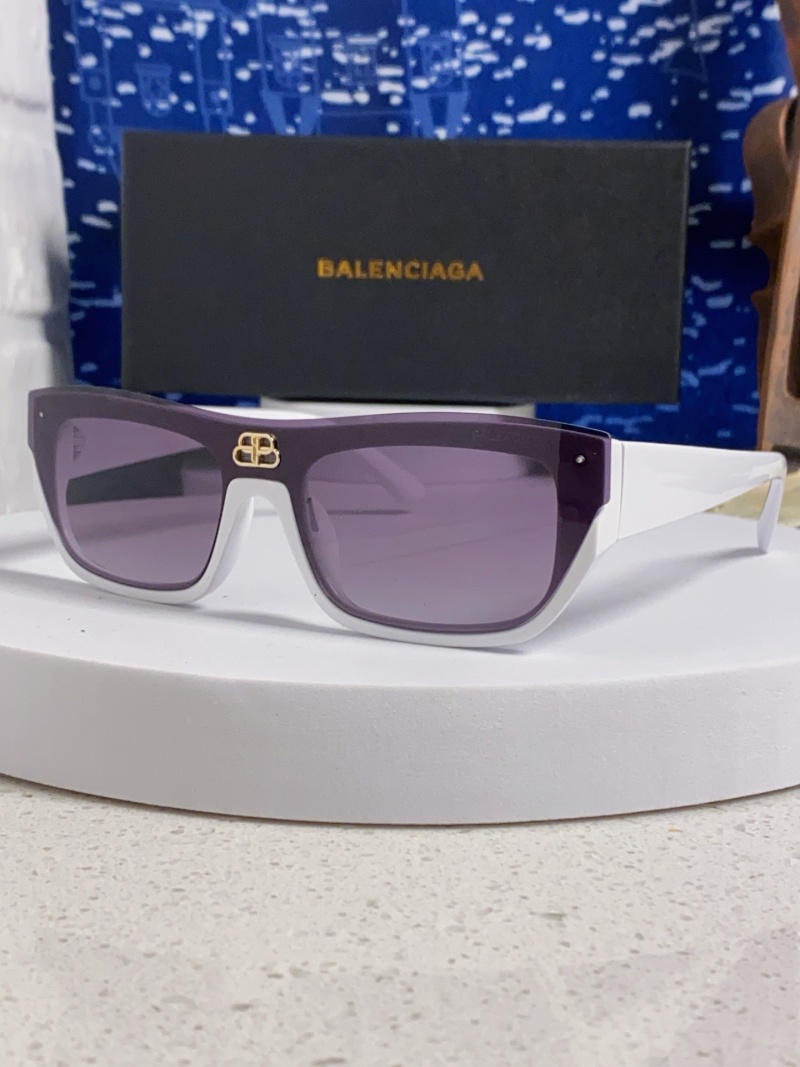 Солнечные очки Balenciaga с фиолетово-белой оправой