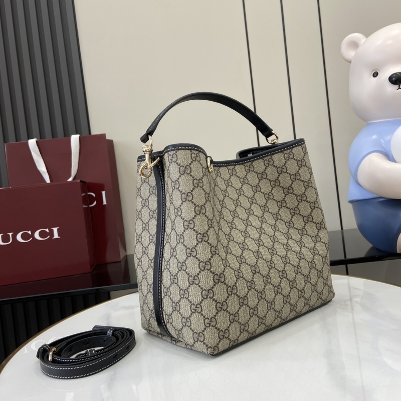 Сумка Gucci с монограммой и ремнем