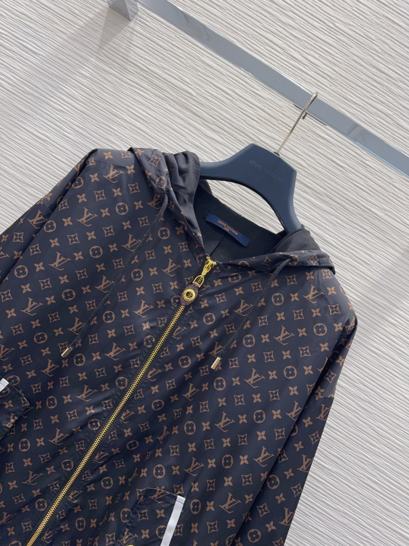 Костюм Louis Vuitton