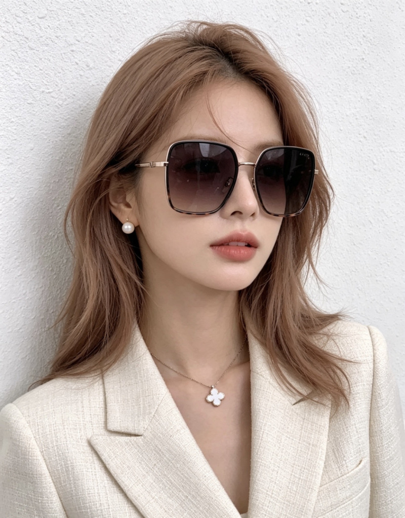 Женские квадратные солнцезащитные очки с поляризацией Gucci
