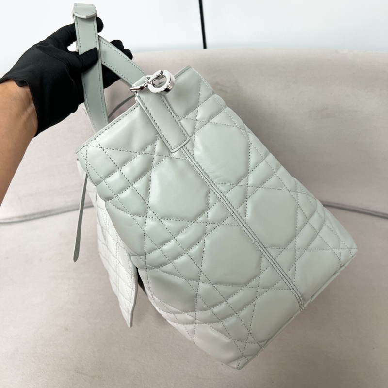 Женская сумка-тоут светло-зеленого цвета, размер 37x27x19 см Dior