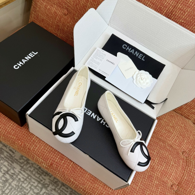 Классические балетки Chanel с двойным C