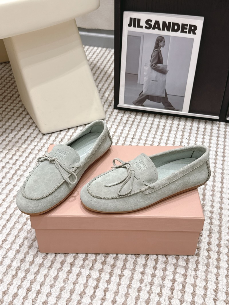 Женские лоферы с бантом из замши Miu Miu